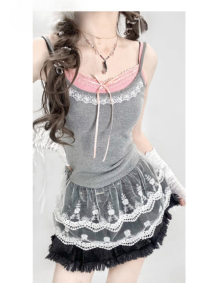 Graues, doppellagiges Cami-Top aus Spitze + rosa Cami-Top-Set mit gepolsterten Körbchen