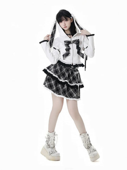 フリルレーストリム、蝶結びディテール、ティアードスカート、ブラックチェック柄