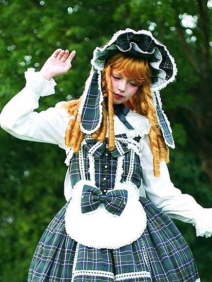 Lolita-Haube und Hasenohren-Schleife, kariert, rot/grün, mit Details