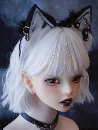 Design Cat Buckle And Black Heart Studs White With KC Ear