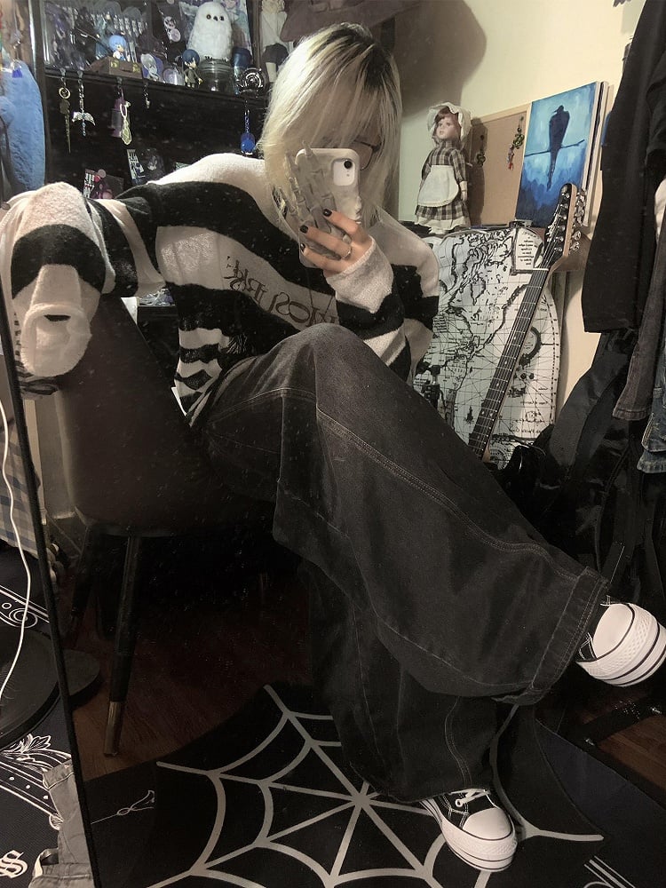 Subculture-style White with Patter Black Knit Sweater Crewneck Striped