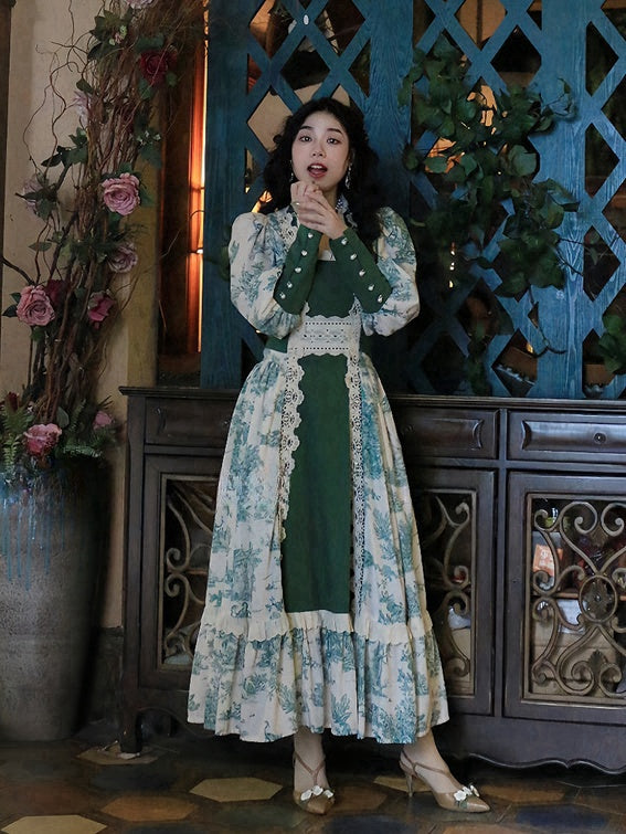 ダークグリーンのヴィンテージフローラルレーストリムスクエアネックラインレッグオブマトンスリーブドレス