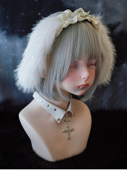 ホワイトハンドメイドスタッドディテールプラッシュバニーイヤーフリルKC