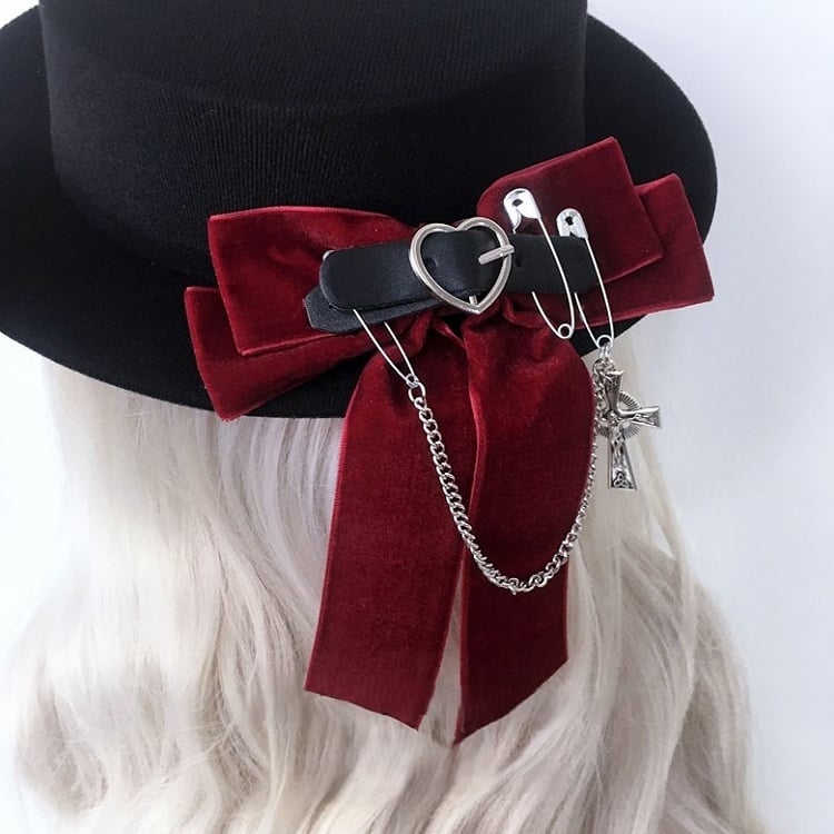 Chain Buckle Flat Black decorated Bow Hat with Accents