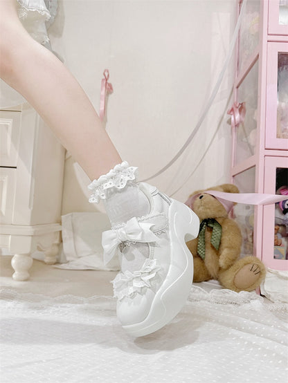 Weiße Jirai Kei Klett-Plattformen Spitzenbesatz Bowknot Verschlüsse Riemen