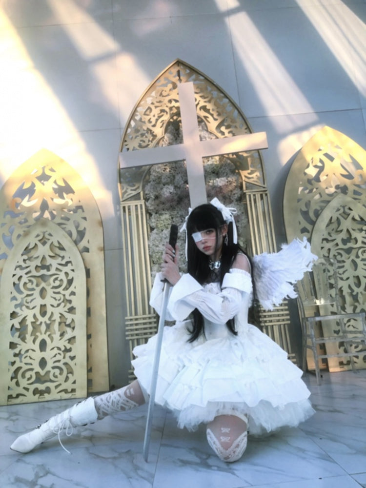 Gothic-Punk-Stiefel in Weiß mit Schnürung und spitzer Zehenpartie