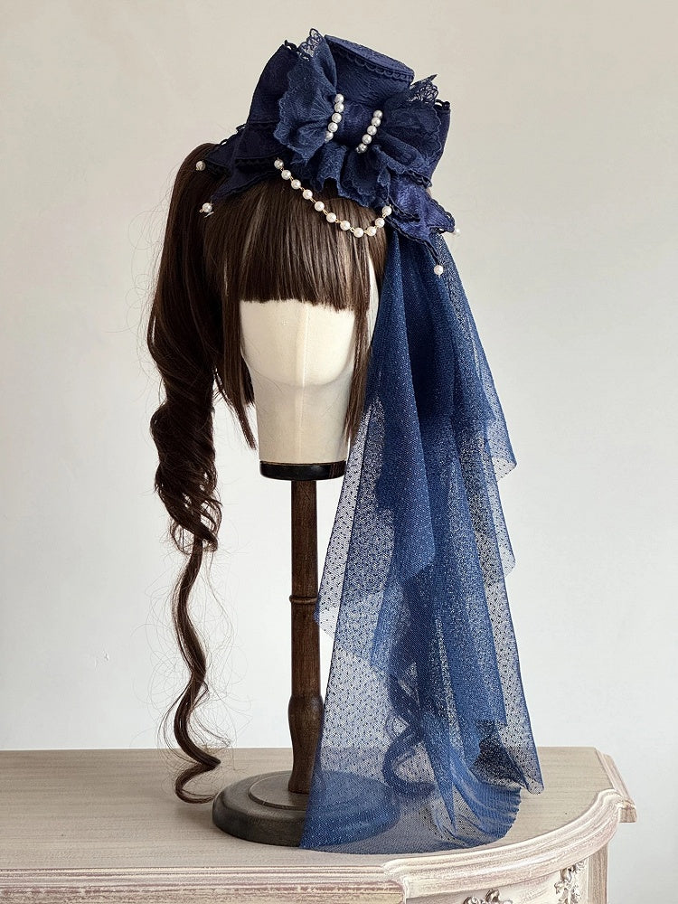 Chapeau Lolita rose foncé avec mini nœud et voile / Avec dentelle bleue