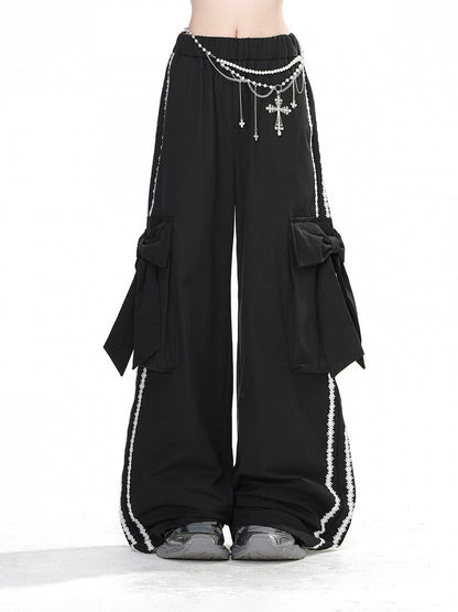 Cargohose mit großen Taschen, Schwarz, weites Bein, mit Schleife