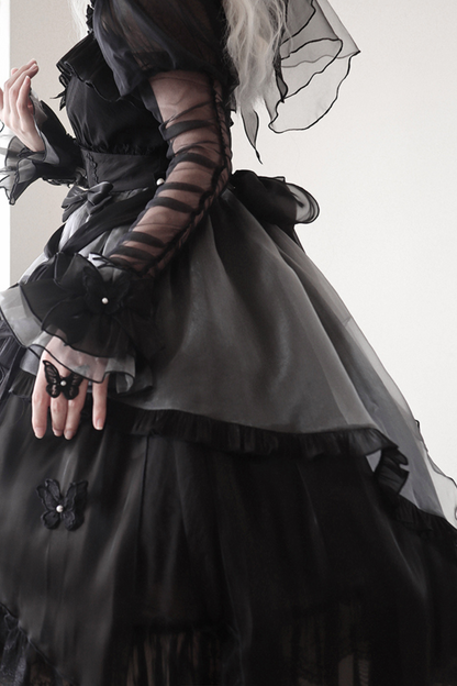 Kleid mit fliegenden großen Lolita-Ärmeln