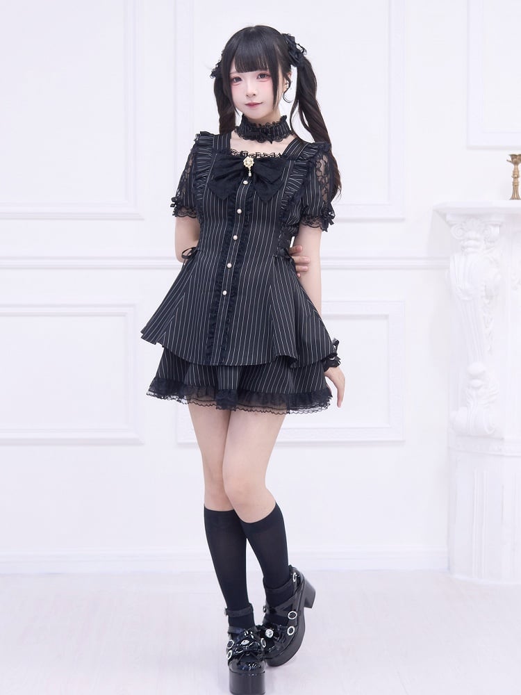 Komplettes Kei, schwarze Schnürung, passende Jirai-Schulter und Set: Cutout-Rock mit Kleid, gestreifter Stil, seitlich verstellbar