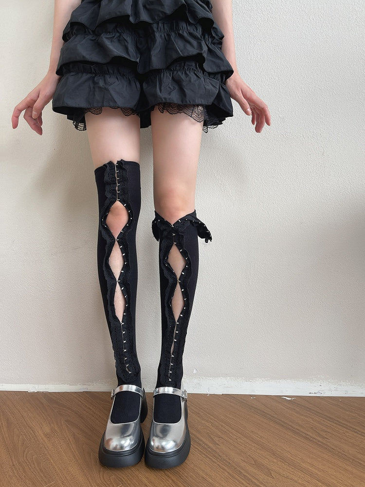 Ruffle Over Cutout Design Buckle Brassiere Stockings White/Black Knee