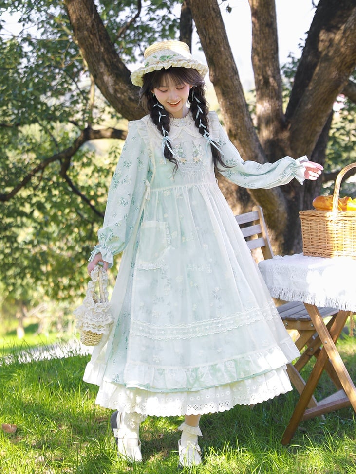 Aprikosenfarbenes Überkleid mit Peter-Pan-Kragen und Blumenstickerei