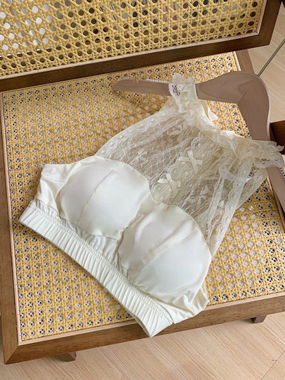 取り外し可能なネックライン、ベージュのフラッタースリーブ、レースのクロップド丈ホルターネックトップ