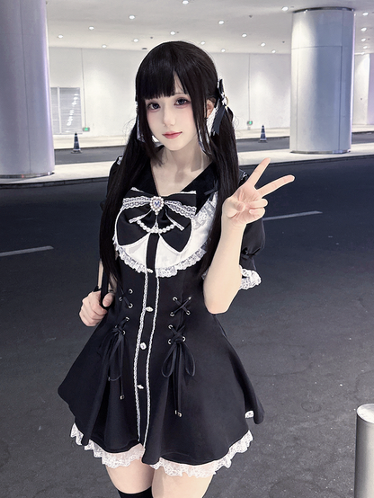 ジライ装飾ケイセット ホワイトレースアップウエストラインストーンミニドレス+ショーツ ブラックディテール