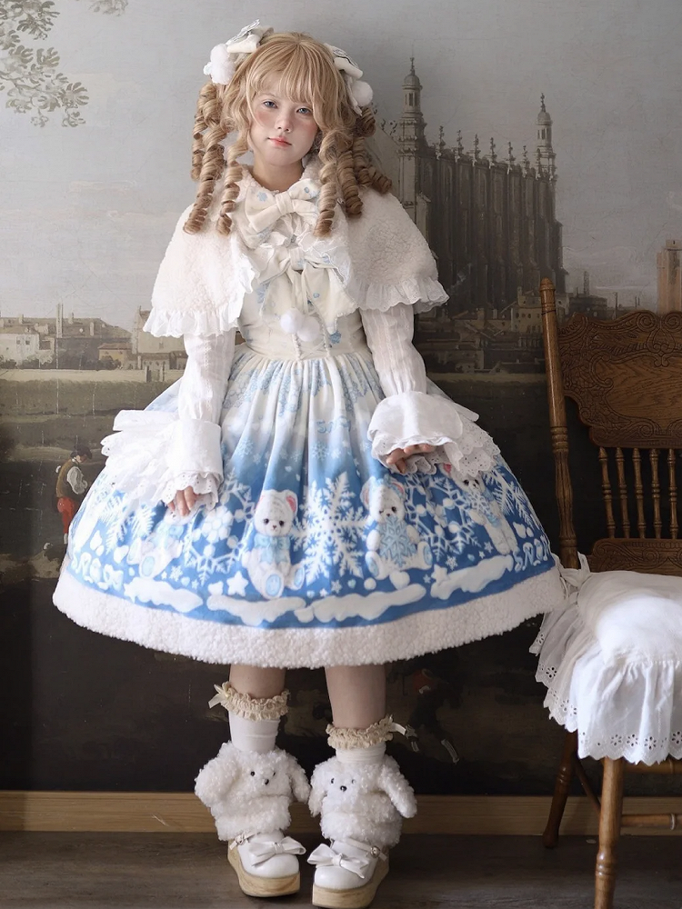 ホワイトのスカラップアイレットトリミング冬用フリースケープ