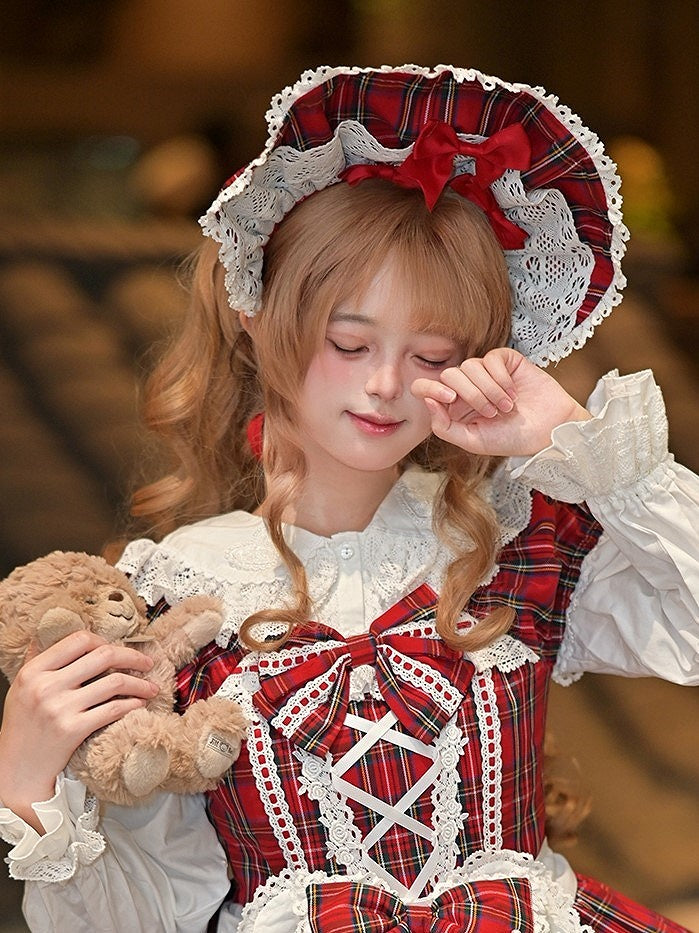 Lolita-Haube und Hasenohren-Schleife, kariert, rot/grün, mit Details