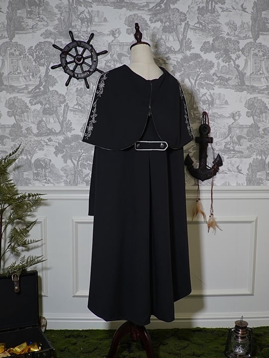 Zip Black Embroidery Ouji Detail Lolita Cloak Hood
