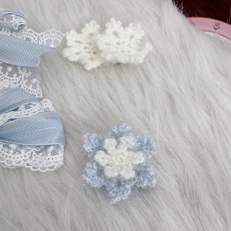 White Brooch/HairClip Knitted Lolita snowflake Blue