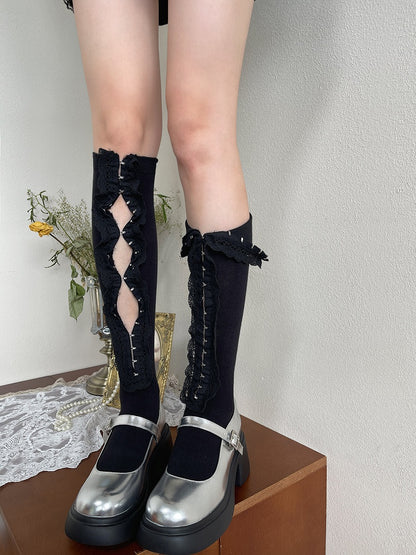 Strümpfe mit Rüschenbesatz, weiß/schwarz, unter dem Knie