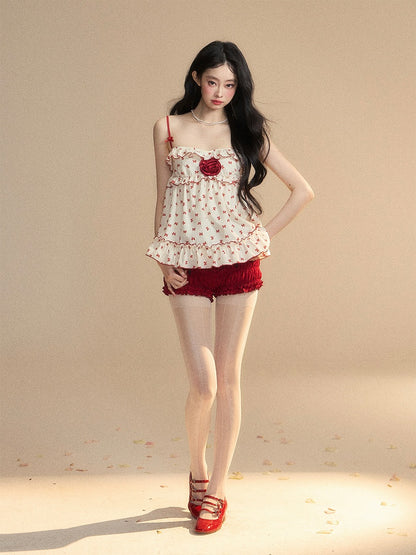 Aprikosenfarbenes Camisole mit Rüschen und rotem Schleifenmuster