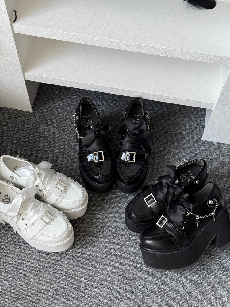 Square Rhinestone Buckle & Detachable Cross Chain - Jirai Kei Polished Black PU Platforms with Ribbon Laces