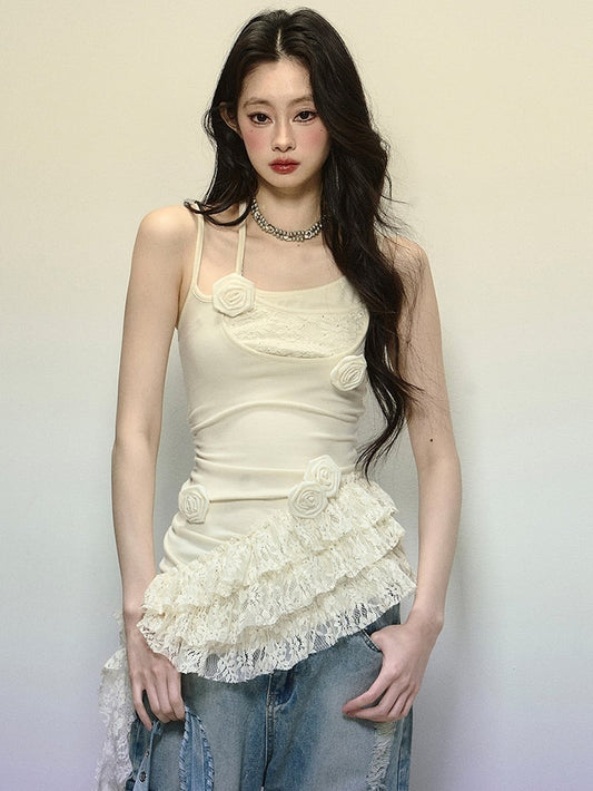 アプリコットフローラル装飾キャミソールトップス（アシンメトリーティアードヘム）