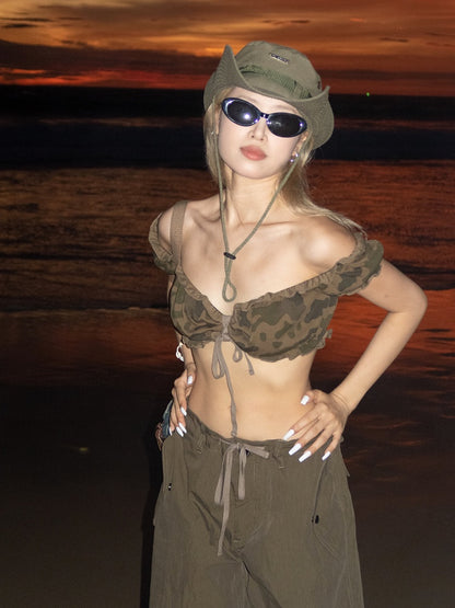 Dunkles Camouflage-Muster, Rüschenbesatz, kurze Puffärmel, glamouröses, kurzes, trägerloses Top