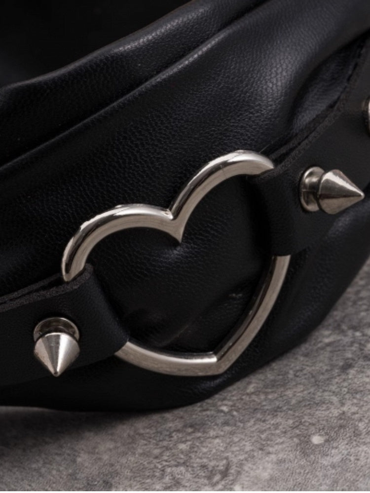 Heart Gothic Criss-cross KC Decorated Black Studs Design