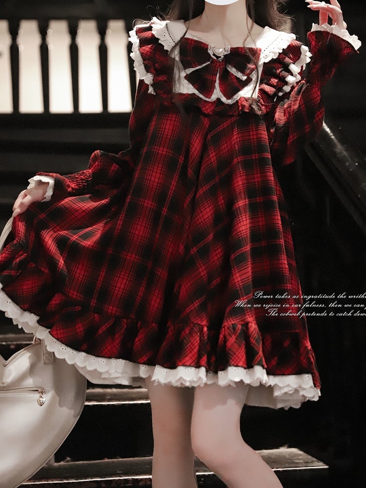 Black Silhouette Sleeves Doll Dress: A-Line Tiered Flutter with Plaid Red