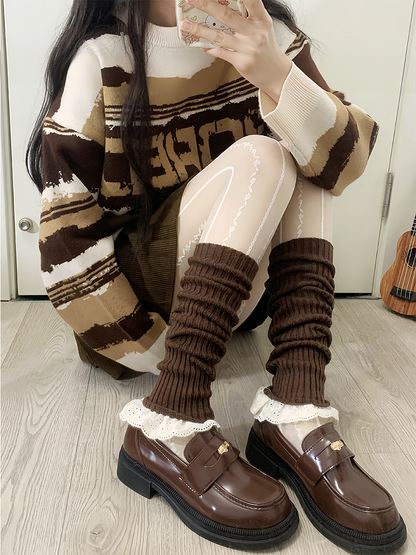 Kaffeesüße, gestrickte Beinwärmer mit Spitzenbesatz