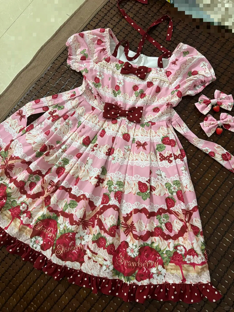 Robe Sweet Lolita taille haute rose fraise