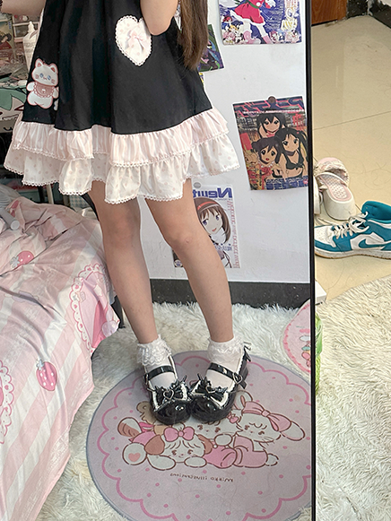 Süße Lolita Mary Janes in Schwarz mit Schleife und Herzschnalle