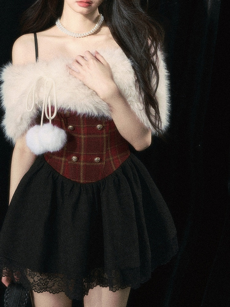 Weihnachtliches Set aus Camisole-Kleid mit Blumenmuster in Rot und Plüschschal