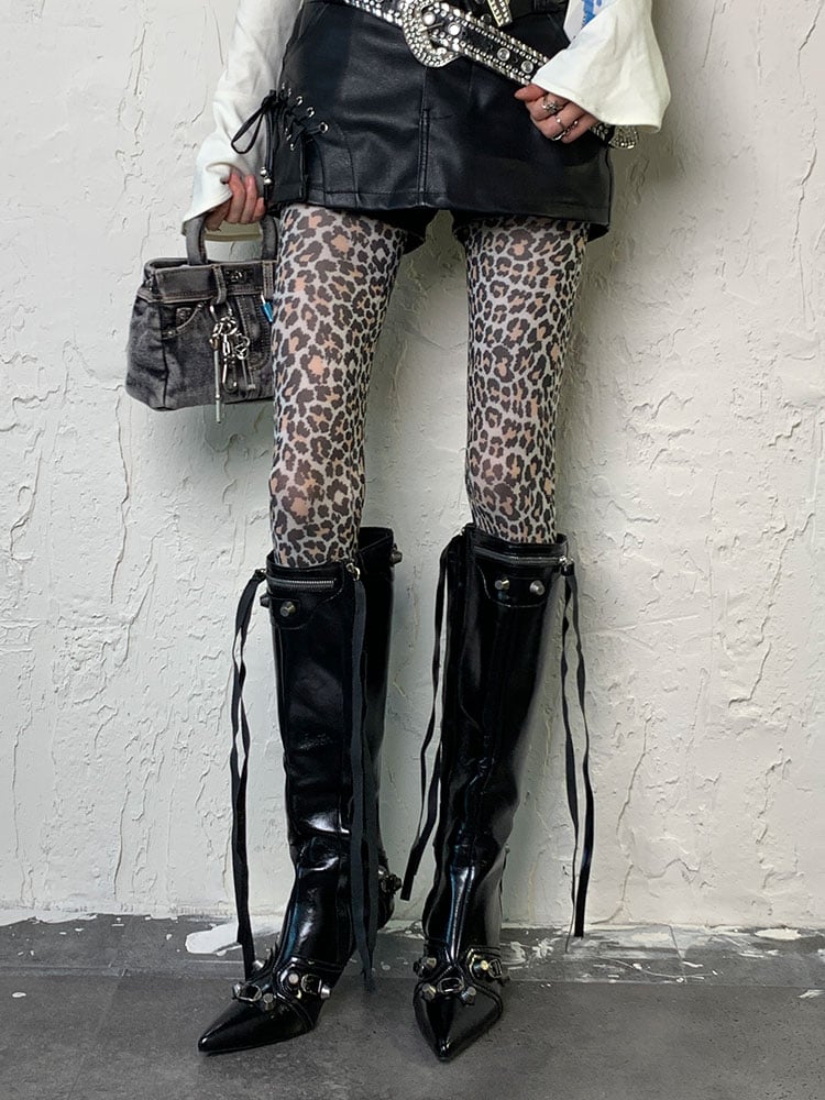 Gothic-Strumpfhose im Leopardenmuster im Y2K-Stil