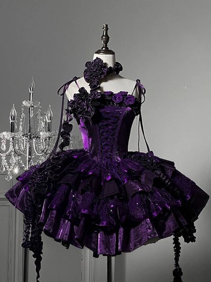 Gothic Rüschenkleid verziert mit Rosen und Stäbchen am Ausschnitt, Lolita-Pailletten, gestuft, Lila