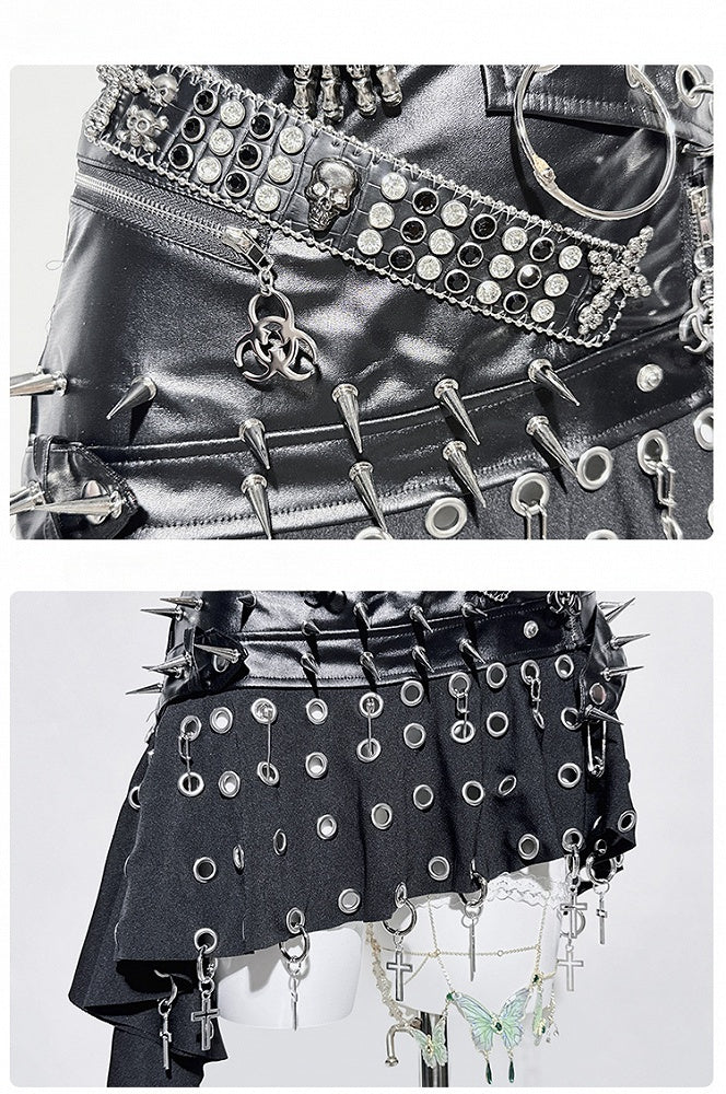 Punk-Rock mit schwarzem Ring und Kreuznieten und asymmetrischem Saum