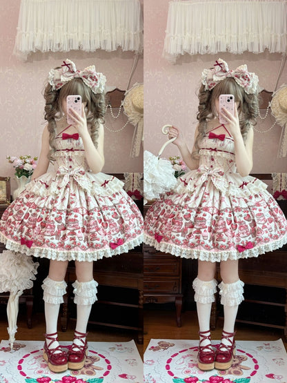 und Lolita-Rock mit süßem Erdbeerpullover und Teddy-Print