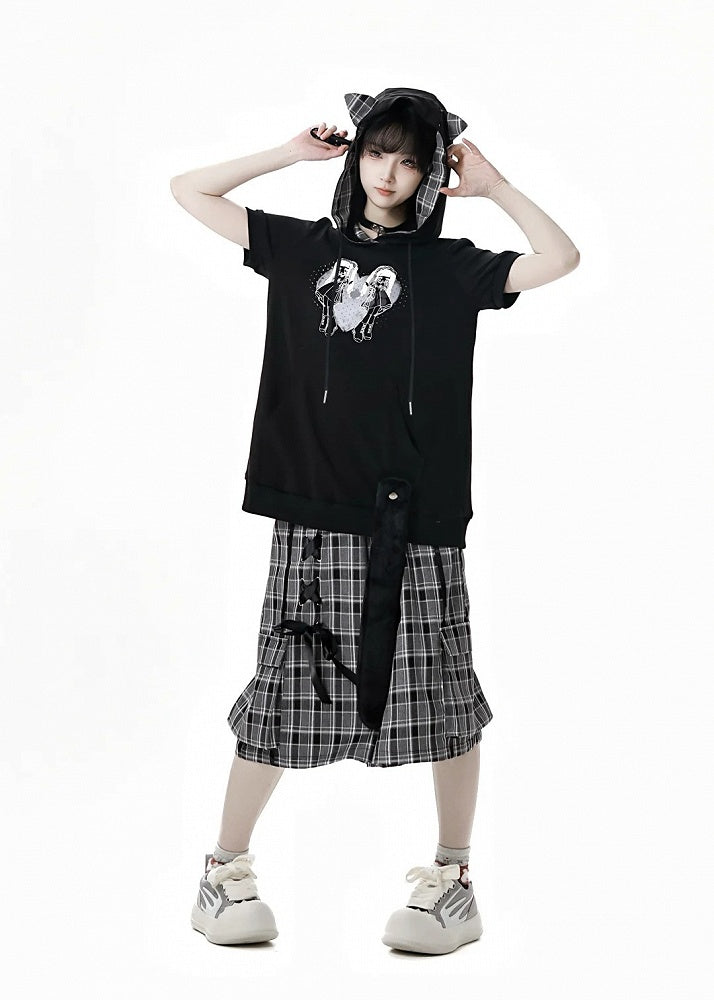 レースアップディテールのワイドレッグショーツ、ウエストはブラック/チェック柄、伸縮性あり