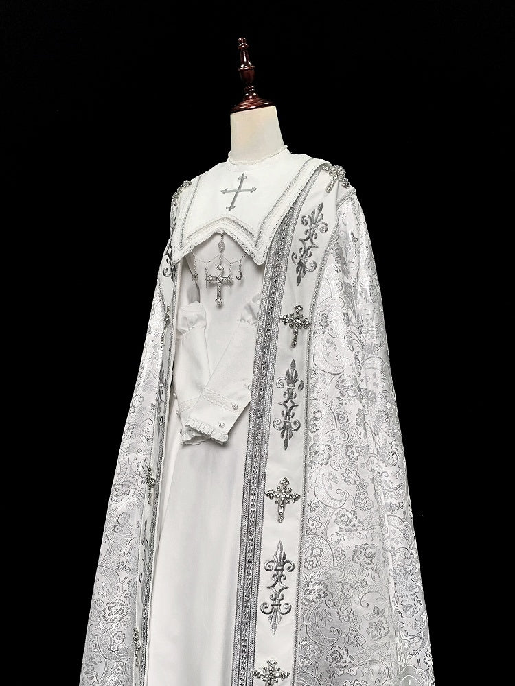 Stickerei Silber Kreuz Lolita Verzierte Details Nonne Weiß und Umhang