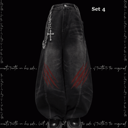 Weite Jeans mit verblasstem Kratzmuster und Used-Look im Punk-Look in verwaschenem Schwarz