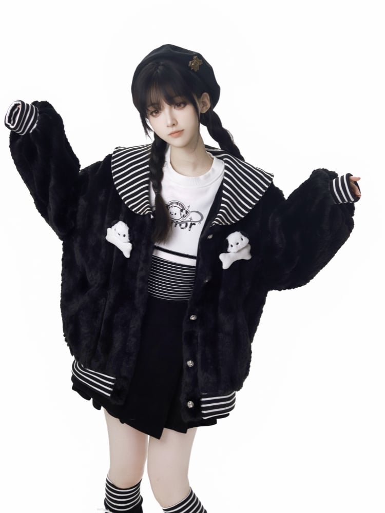 Schwarz gestreifter Plüschmantel mit Matrosenkragen