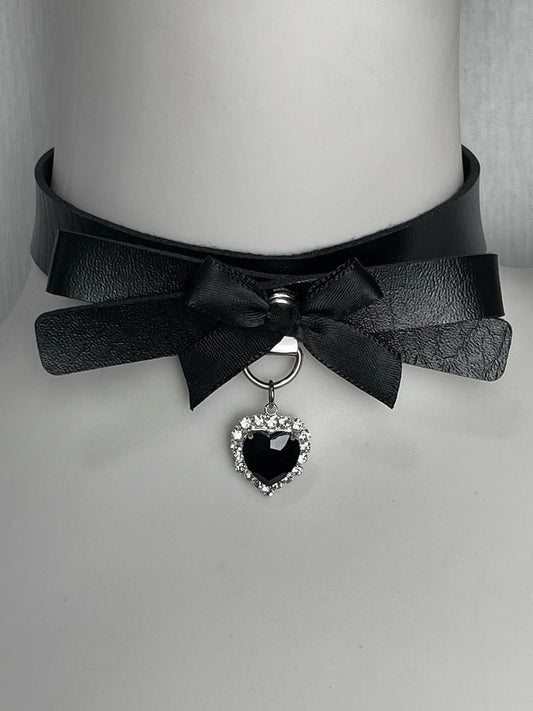 Heart Pendant Choker Black/White Design Rhinestone Bowknot