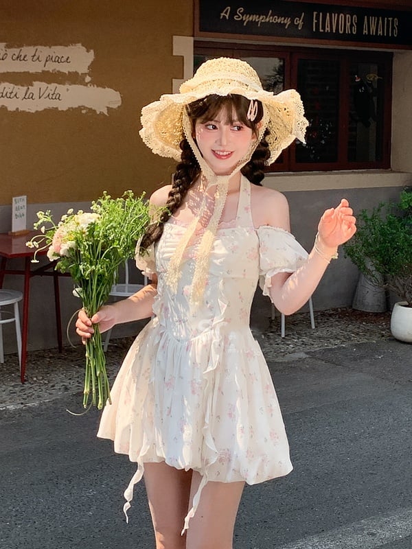 Süßes weißes Baskenkleid mit Puffärmeln und Neckholder und Blumenmuster