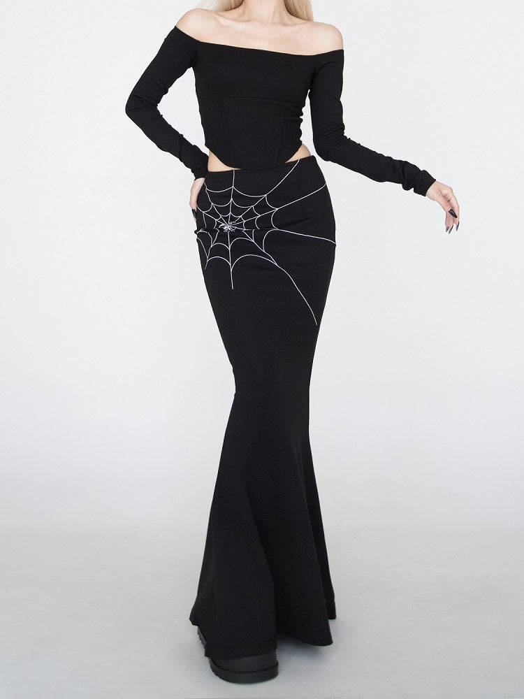 ブラックのオフショルダーネックライン、カーブヘムトップス