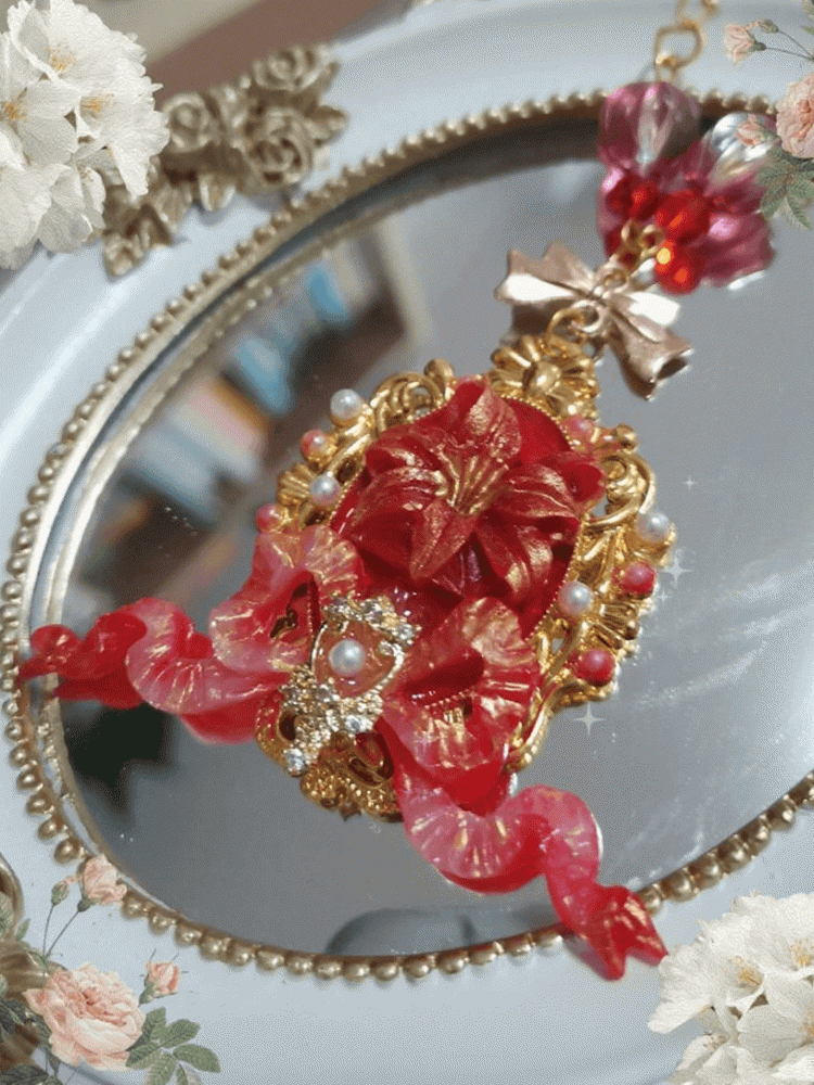 Cameo Vintage Pendant Necklace Lolita Red-Gold Flower