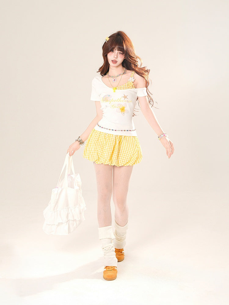 フェイクツーピースTシャツ アシンメトリーネックライン 花柄アクセント ホワイト/ブラック