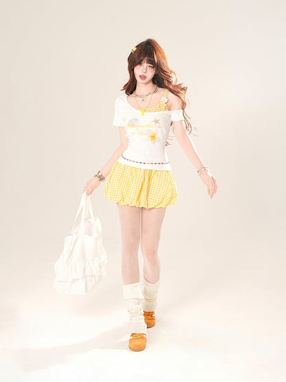 フェイクツーピースTシャツ アシンメトリーネックライン 花柄アクセント ホワイト/ブラック