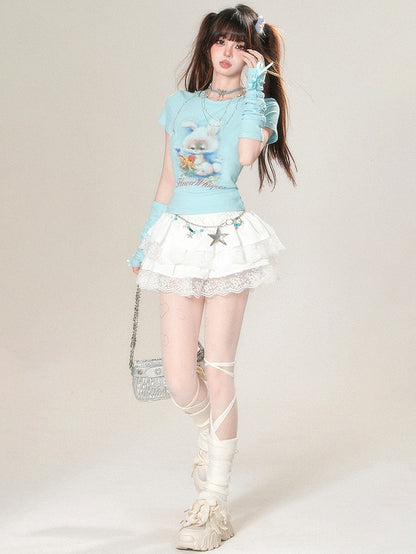 ホワイト/ブラック/ブルーの華やかなプリントスリーブのウサギと文字のTシャツ