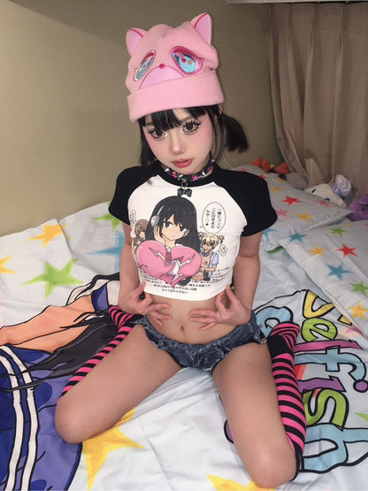White Round Anime Girl Graphic Cropped T-Shirt Black Neck
