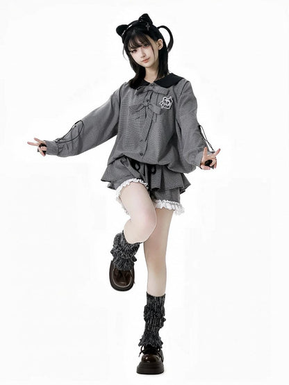 チェック柄の伸縮性ウエスト、フリルレーストリムのスコートとホワイトブラック